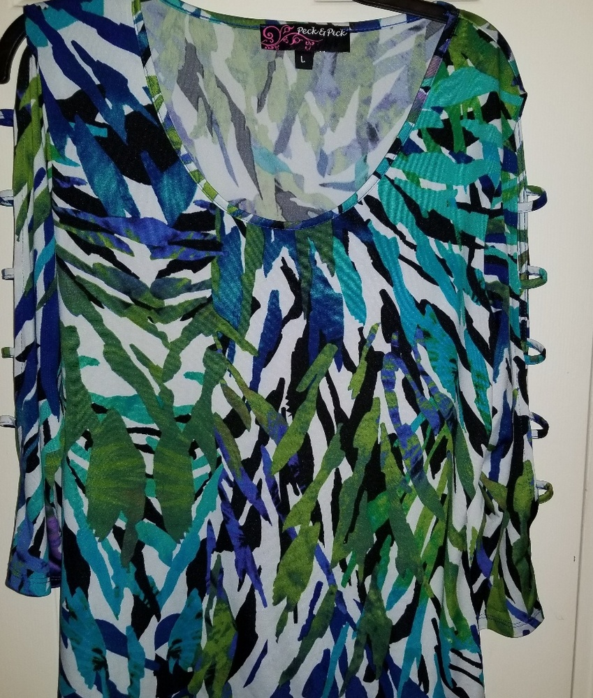 Multi color ladder sleeve top